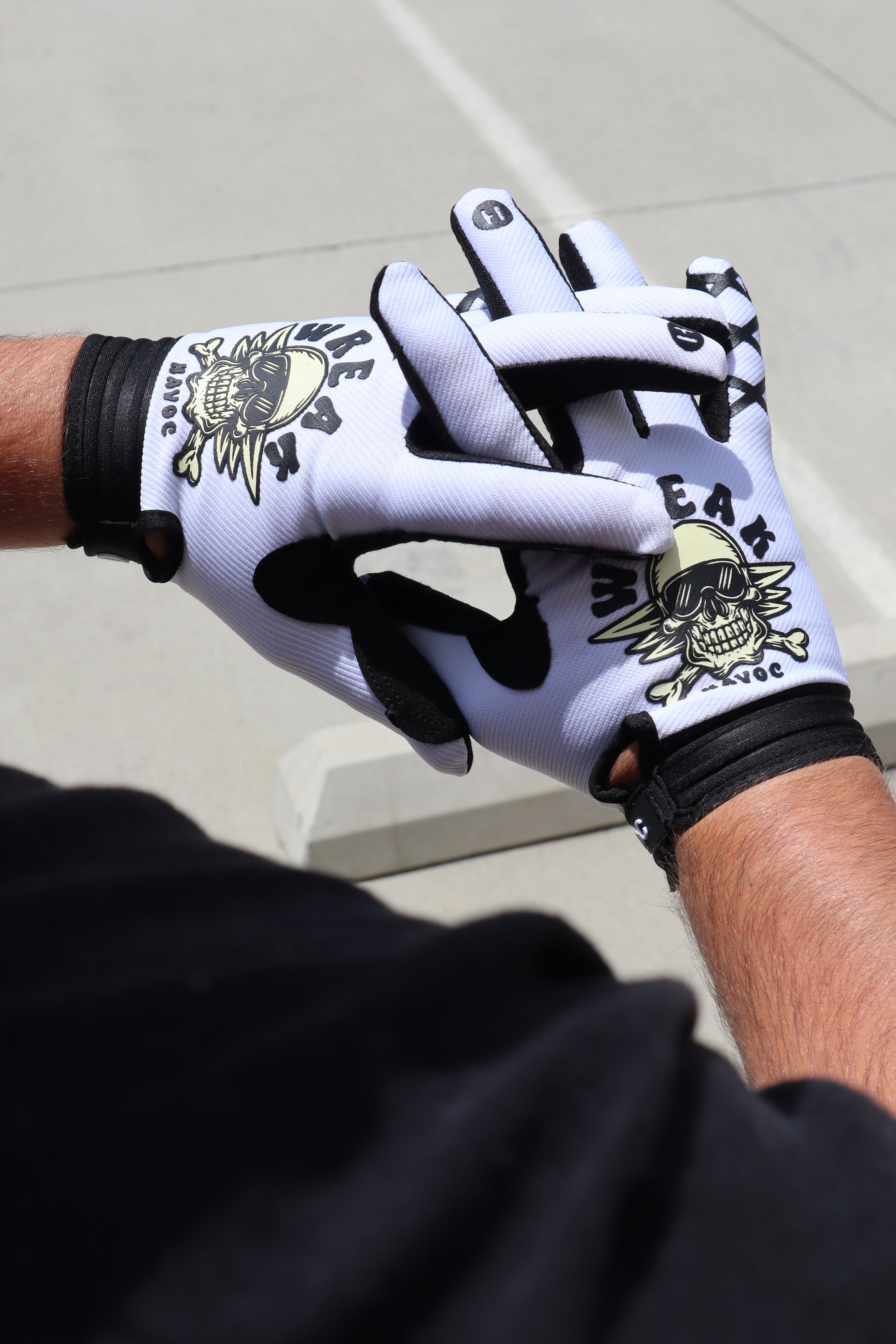Havoc Skull and Crossbones Gloves